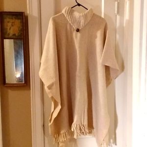 Ladies wool poncho w/ knit collar